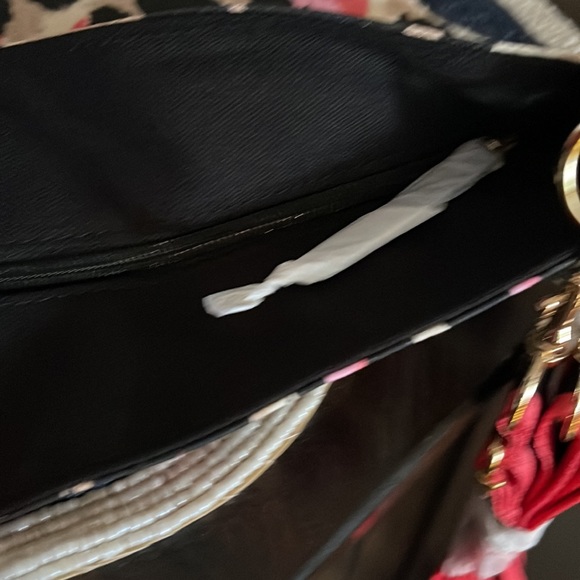 Victoria’s Secret Tote Travel Gym Bag XL - Picture 6 of 9